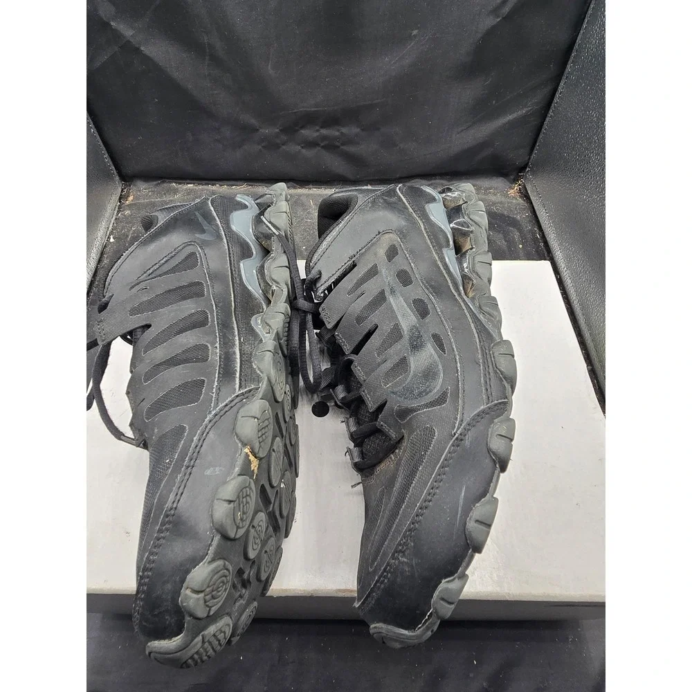 Men running shoes
